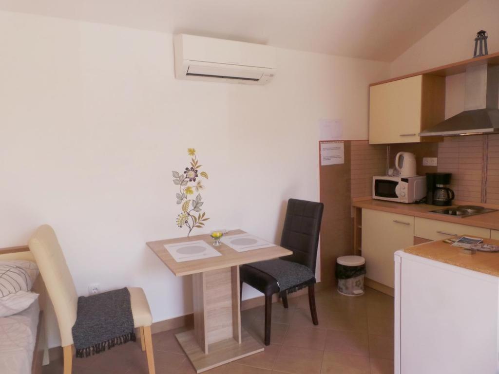 Marino Apartment Seget Vranjica Exterior photo